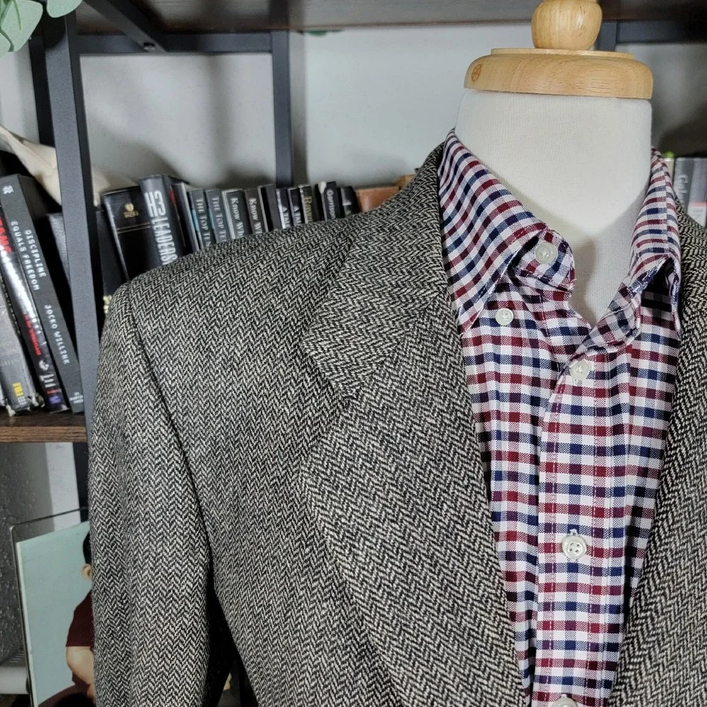 VTG Jeremy Cobb Esquire Mens Tweed Sport Coat Three Button Brown herringbone 44R